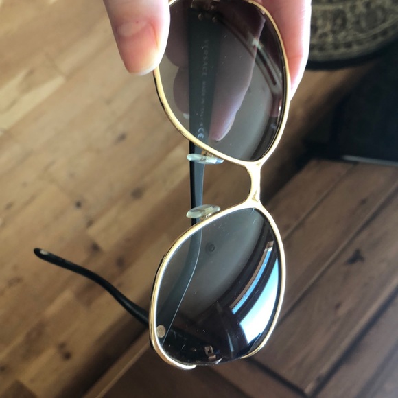 Women’s Versace sunglasses - Picture 6 of 9